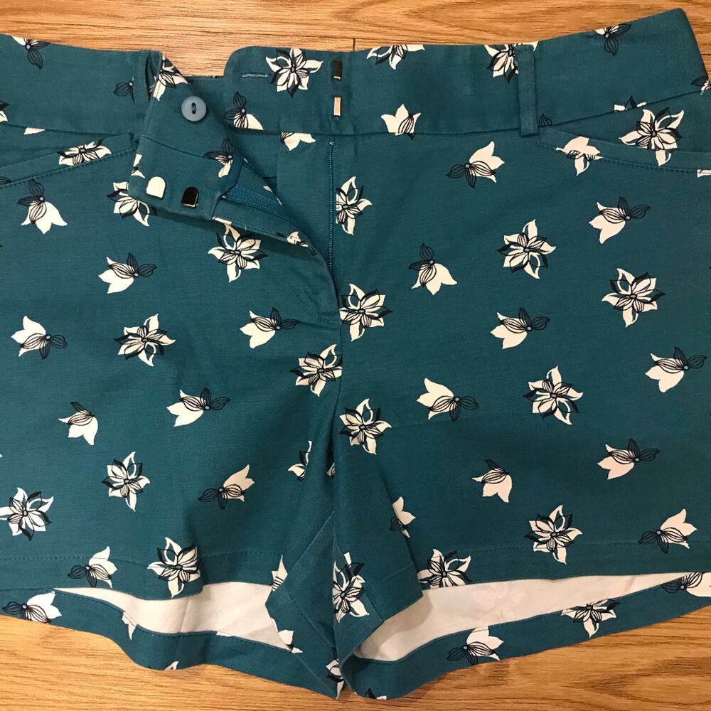 Ann Taylor LOFT Shorts The Riviera Short Floral Pattern Sz 10